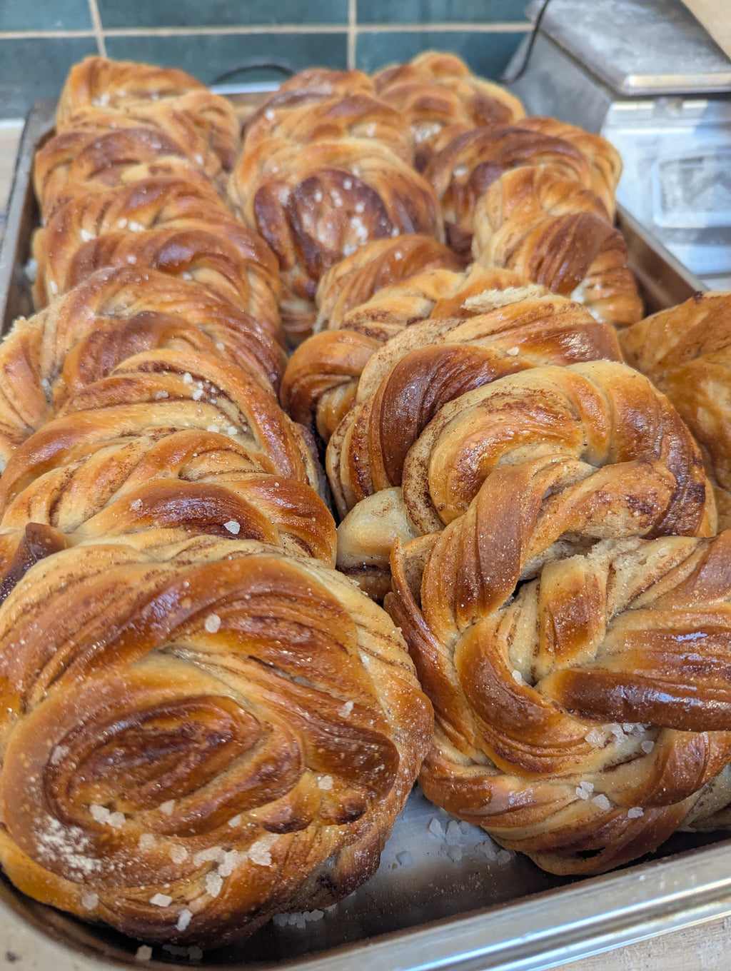 Cinnamon knot