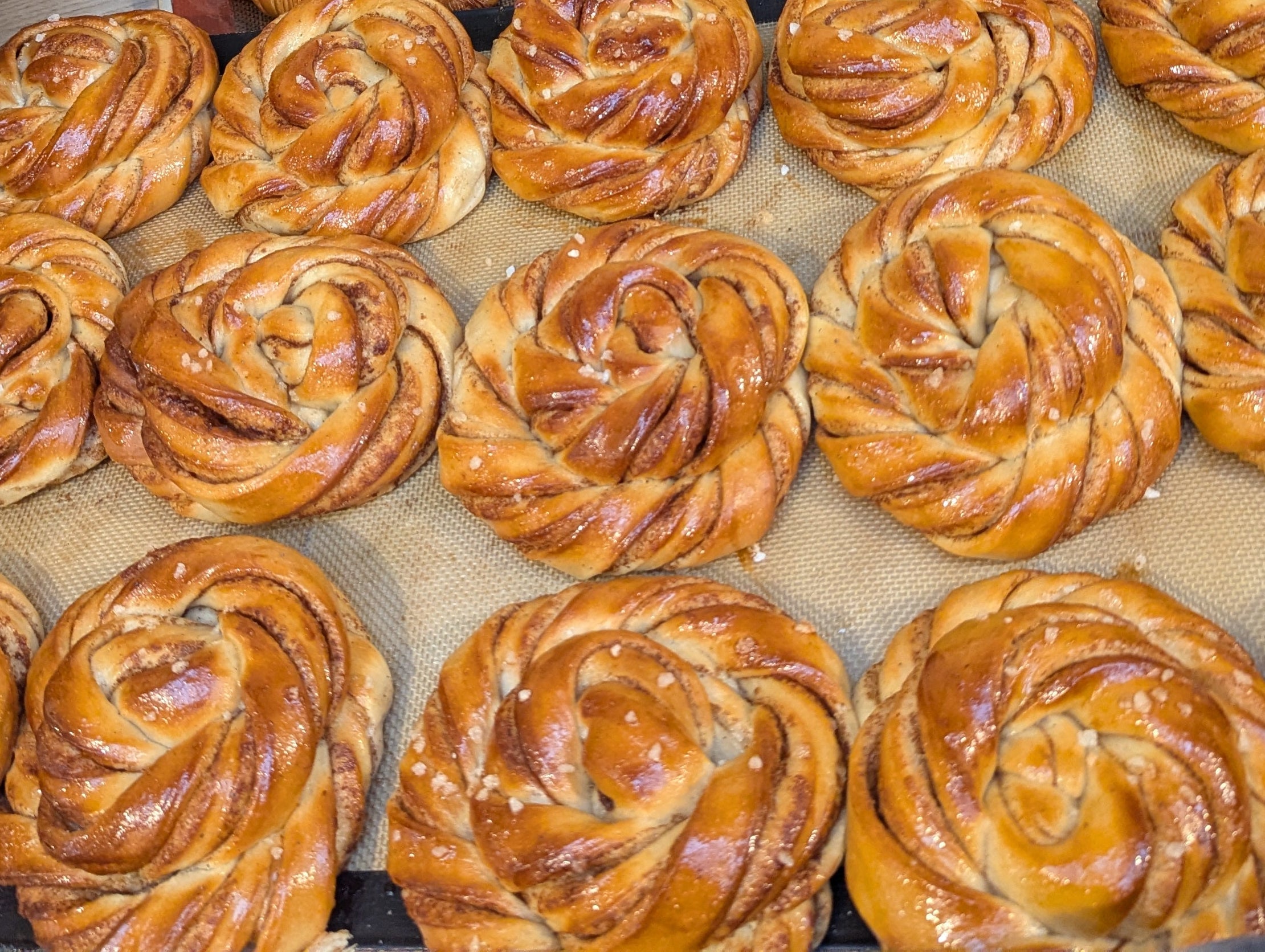 Cinnamon knot